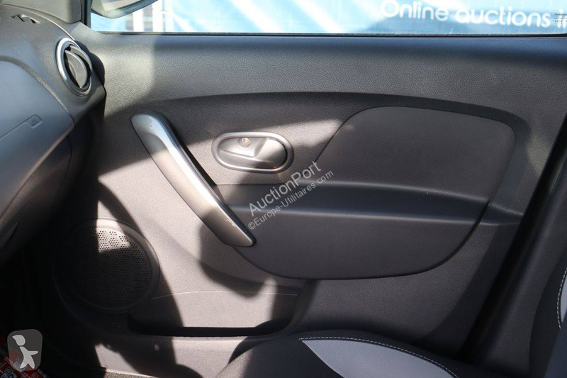 Véhicule utilitaire Dacia