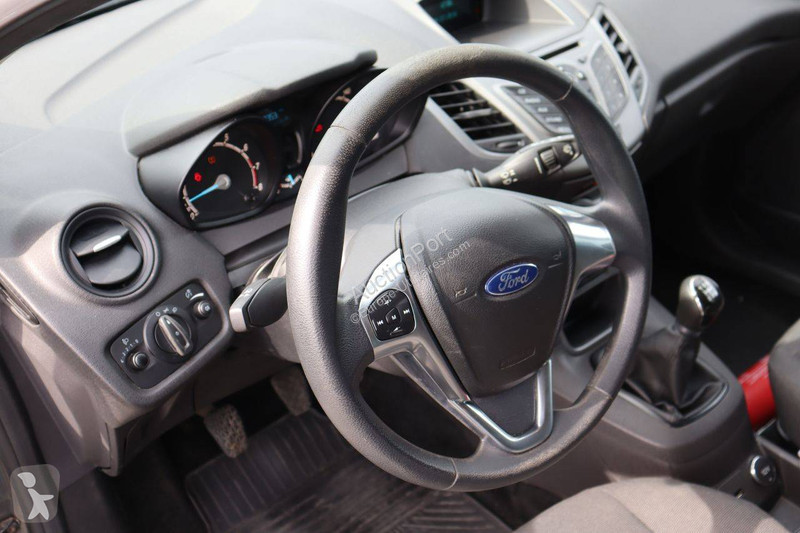 Véhicule utilitaire Ford