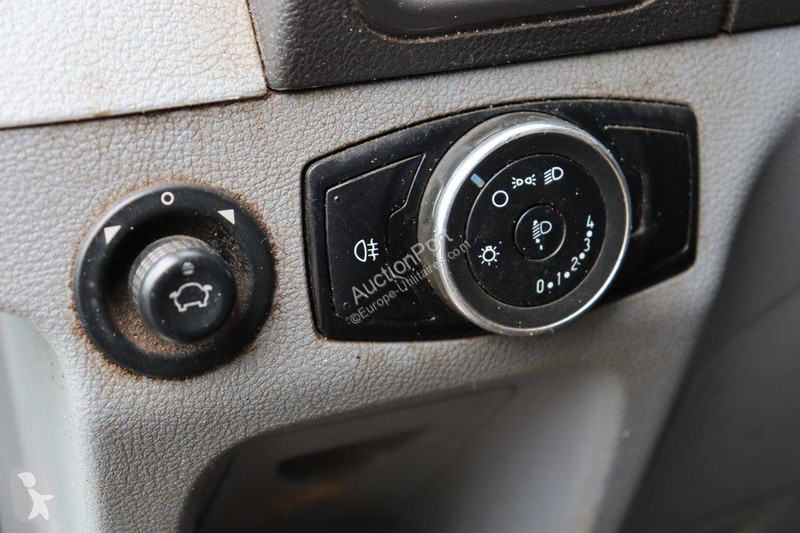 Véhicule utilitaire Ford