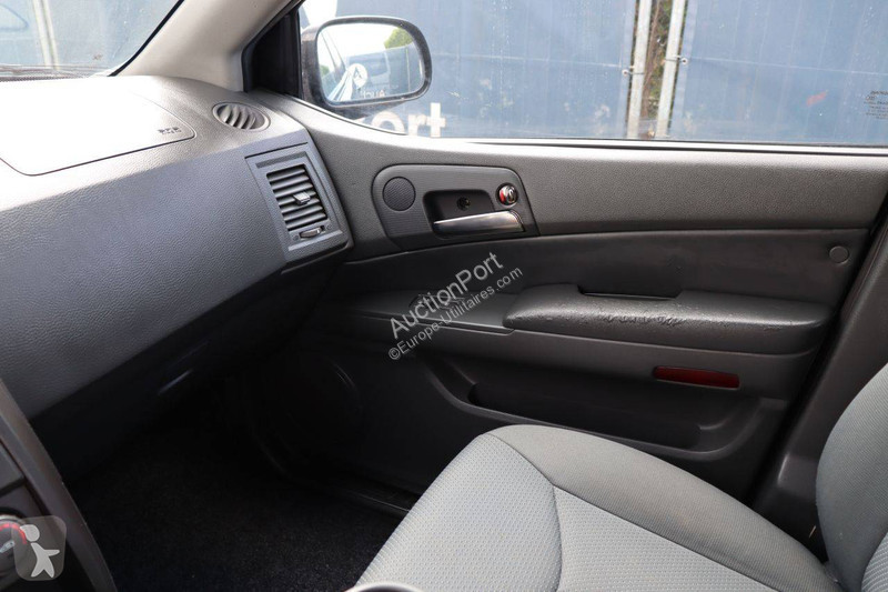 Véhicule utilitaire Ssangyong M200 2WD AUT. HR