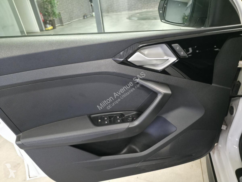 Véhicule utilitaire Audi Allstreet 1.0 30 TFSI...
