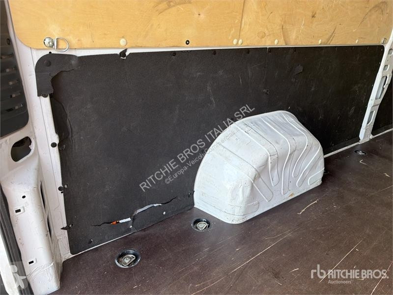 Véhicule utilitaire Opel 2.2