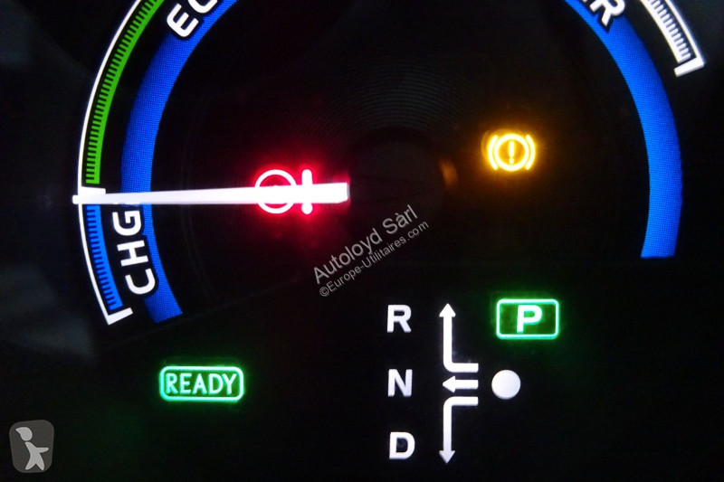 Лекотоварен автомобил Toyota AURIS TOURING 1,8...