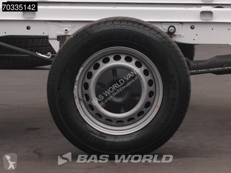 Комерційні автомобілі Mercedes 311 CDI Chassis...