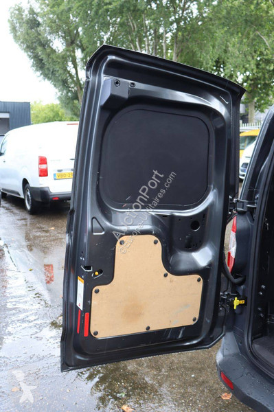 Furgoneta Ford Courier