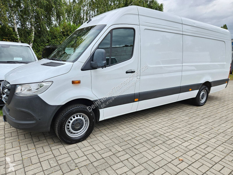 Лекотоварен автомобил Mercedes 317 CDI...
