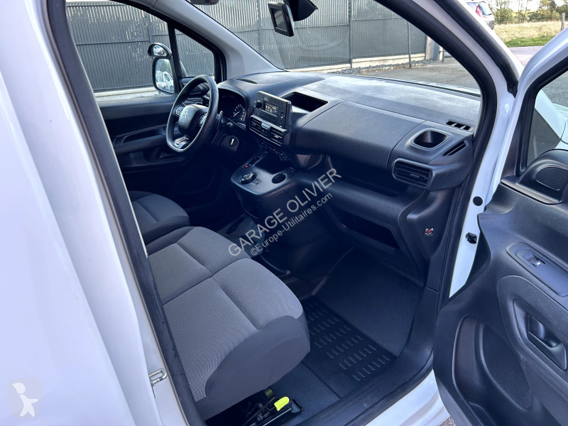Лекотоварен автомобил Citroën XL 950KG 1.5...