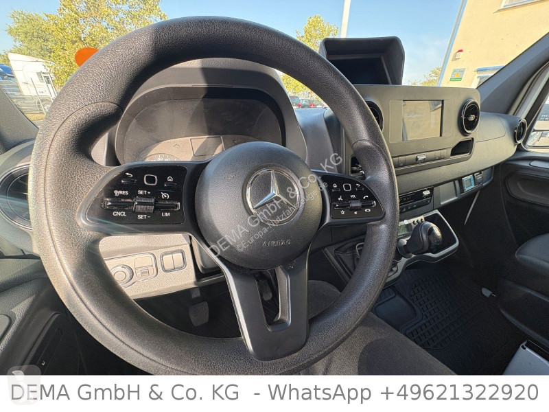 Furgoneta Mercedes...