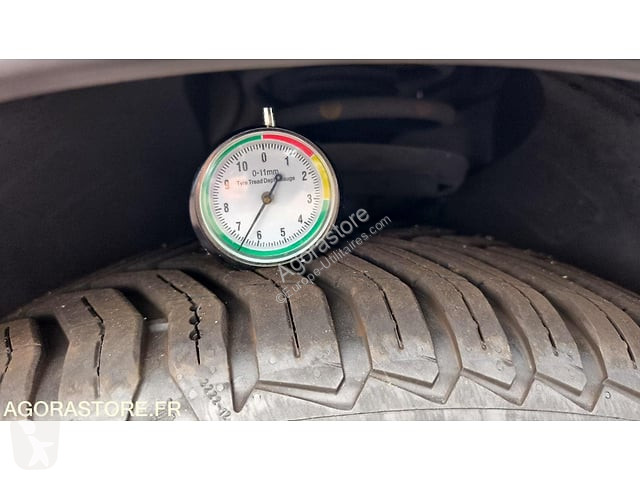 Коммерческий автомобиль