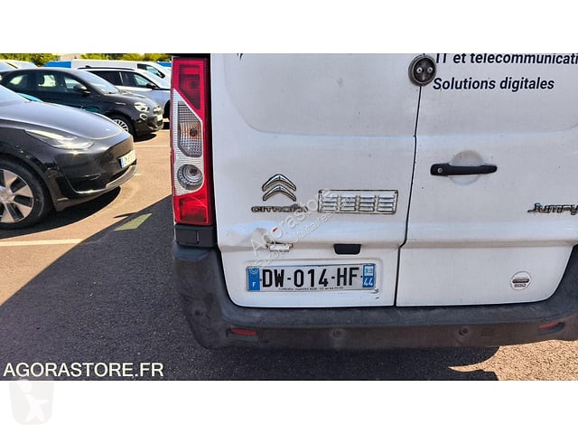 Коммерческий автомобиль