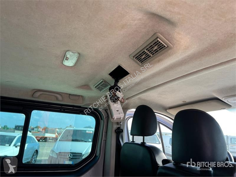 Veículo utilitário Renault 9 Passenger Van
