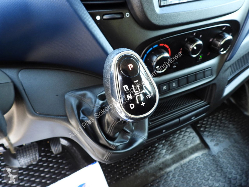 Veículo utilitário Iveco 35S14 DAILY