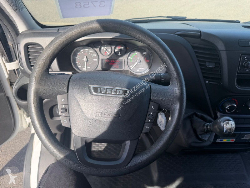 Véhicule utilitaire Iveco 35s15 Carrier Xarios...