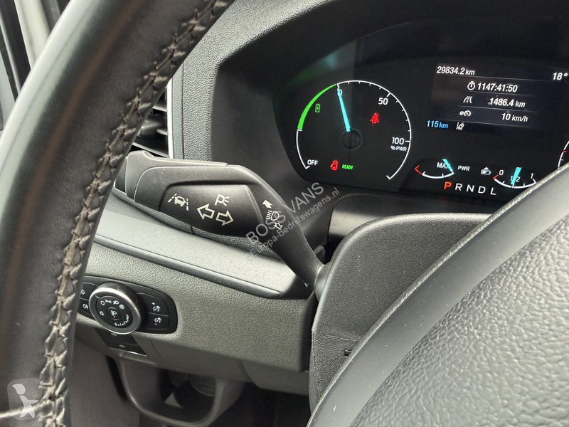 Samochód dostawczy Ford 68kWh 184PK L2H2 317km...