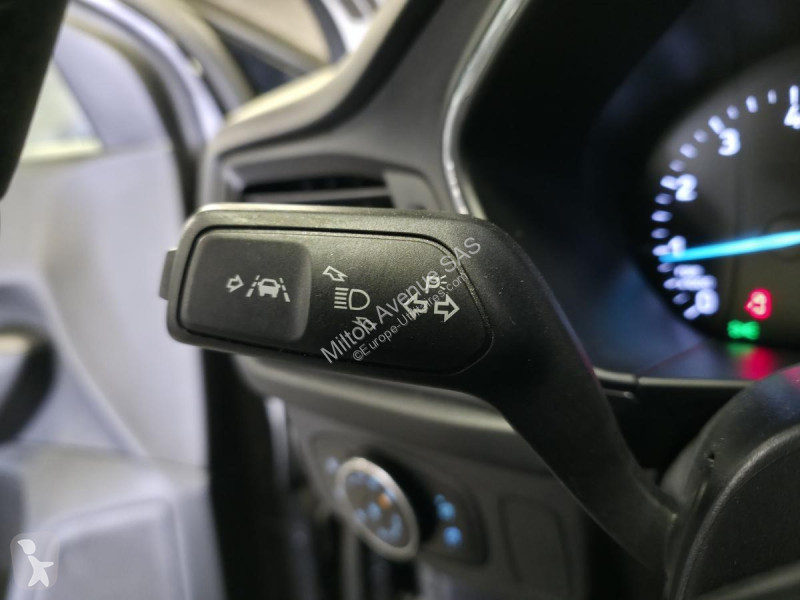 Véhicule utilitaire Ford FOCUS 1.0 EcoBoost...