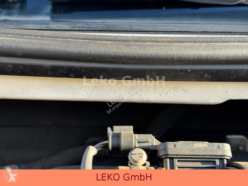 Véhicule utilitaire Mercedes 317...