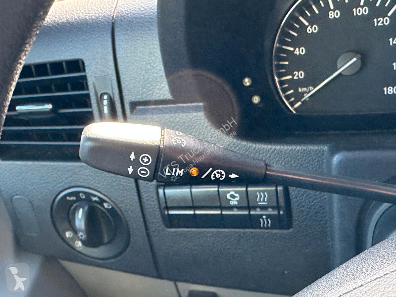 Véhicule utilitaire Mercedes 519 Cdi Hospi...