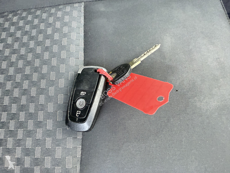 Véhicule utilitaire Ford e 68kWh 184PK E-