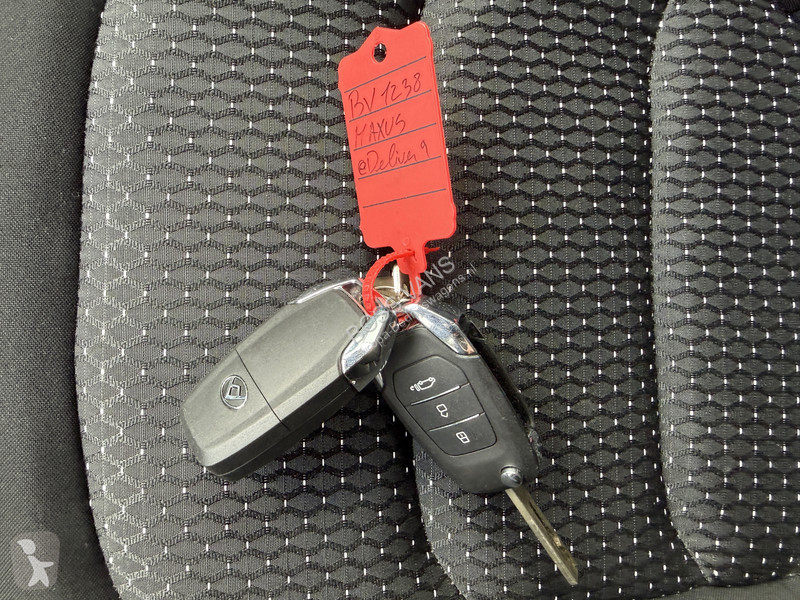 Véhicule utilitaire Maxus e 9 65kWh 204PK e 9