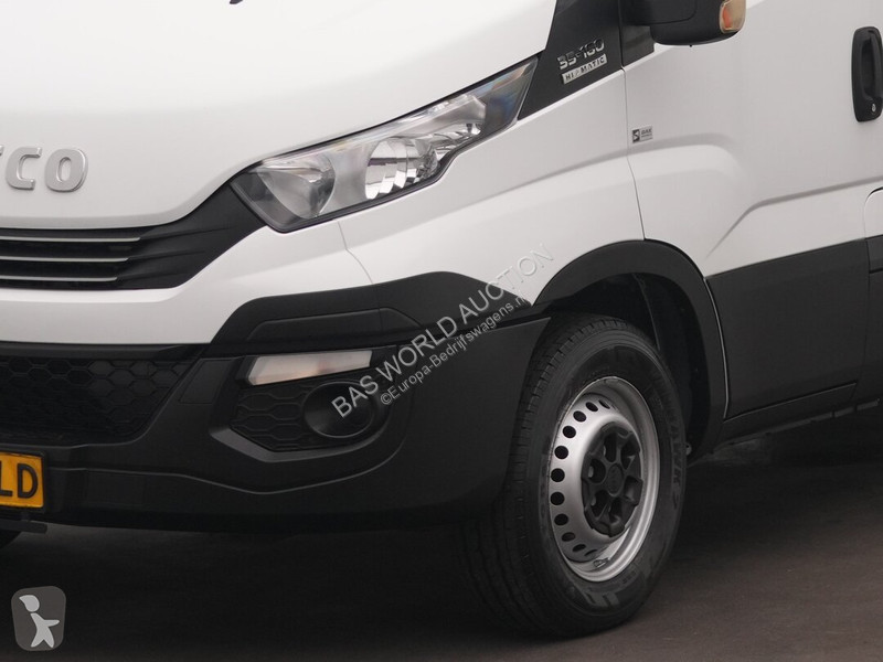 Véhicule utilitaire Iveco 35S16