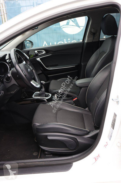 KIA  cee'd van