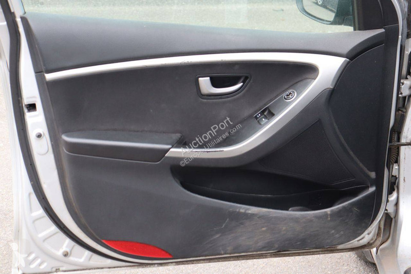 Hyundai i30 van