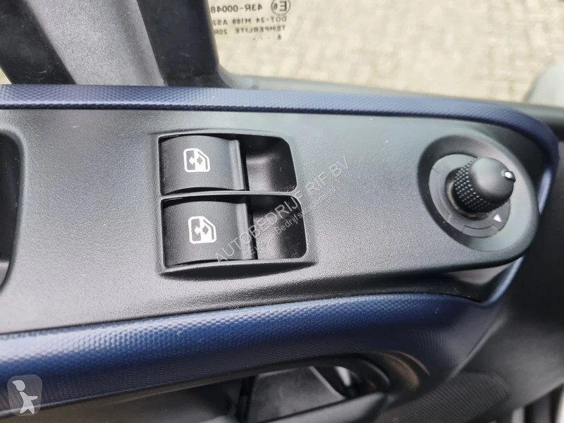 Furgoneta Iveco 65C18 3.0D Open Laadbak 6M...