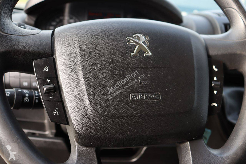 Véhicule utilitaire Peugeot