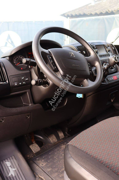 Véhicule utilitaire Peugeot