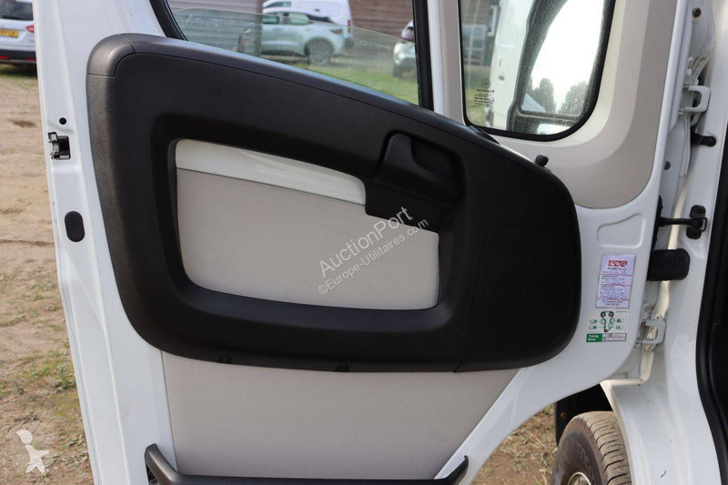 Véhicule utilitaire Peugeot