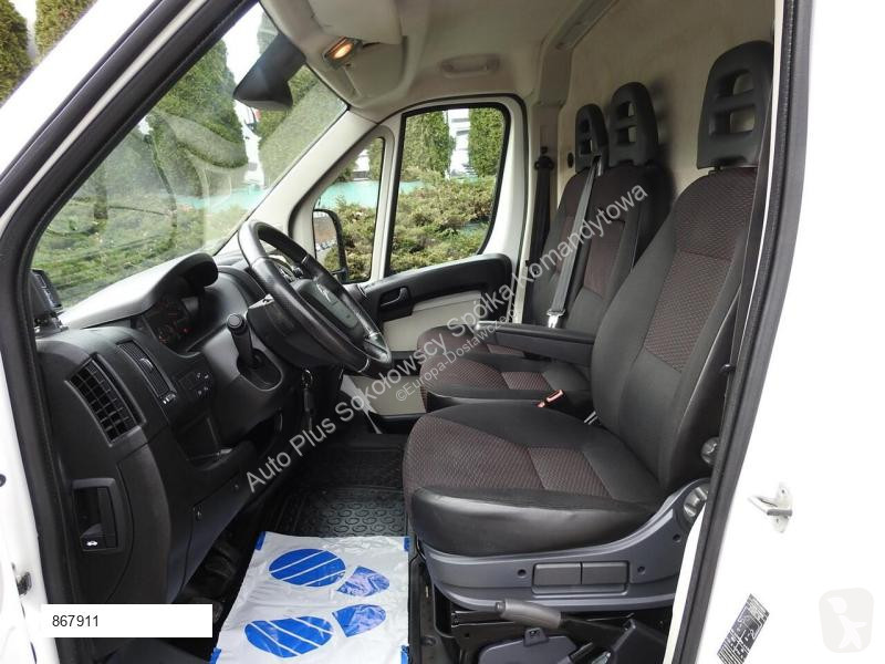 Véhicule utilitaire Citroën JUMPER FURGON...