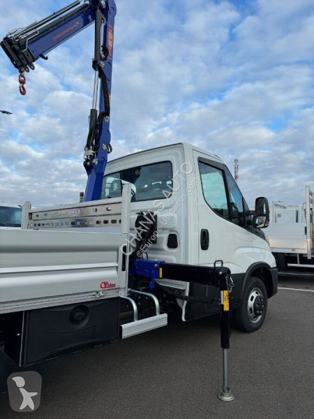 Autoutilitară Iveco 35C18 180CV 3L PLATEAU...