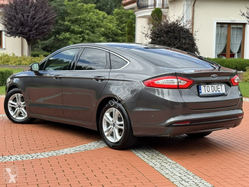 Véhicule utilitaire Ford