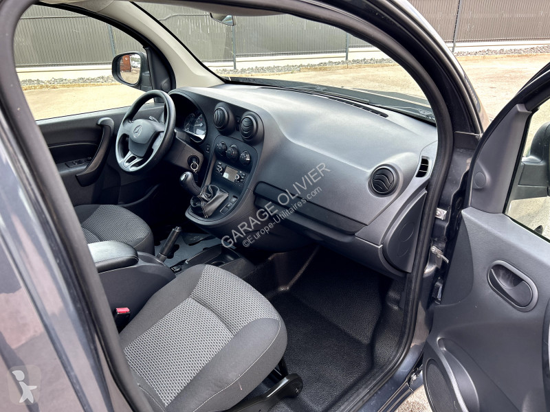 Véhicule utilitaire Mercedes Compact 109 1.5...
