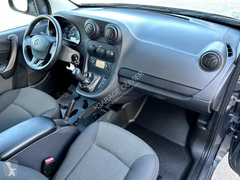 Véhicule utilitaire Mercedes Compact 109 1.5...