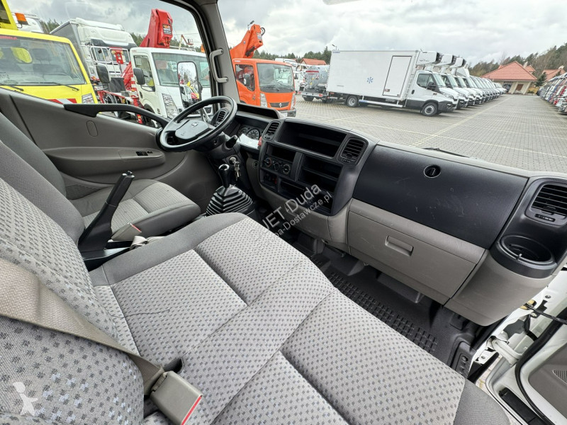 Véhicule utilitaire Nissan
