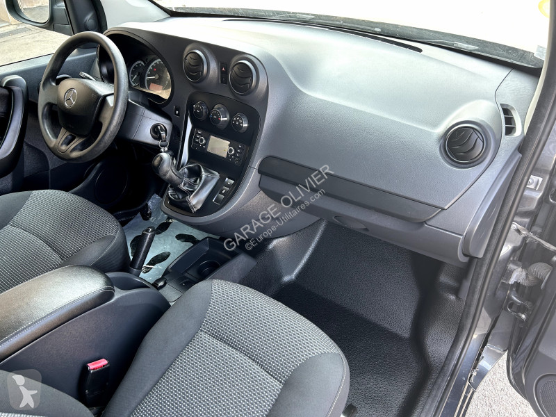 Véhicule utilitaire Mercedes Compact 109 1.5...