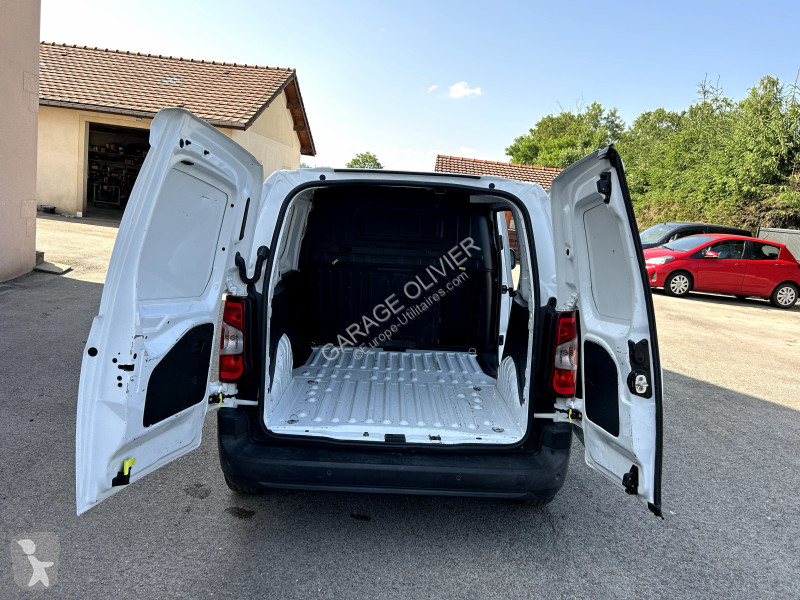 Peugeot Standard 650KG 1.5 Bluehdi 100 Premium van