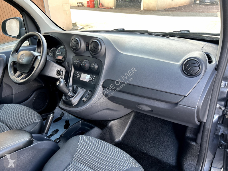 Véhicule utilitaire Mercedes Compact 109 1.5...