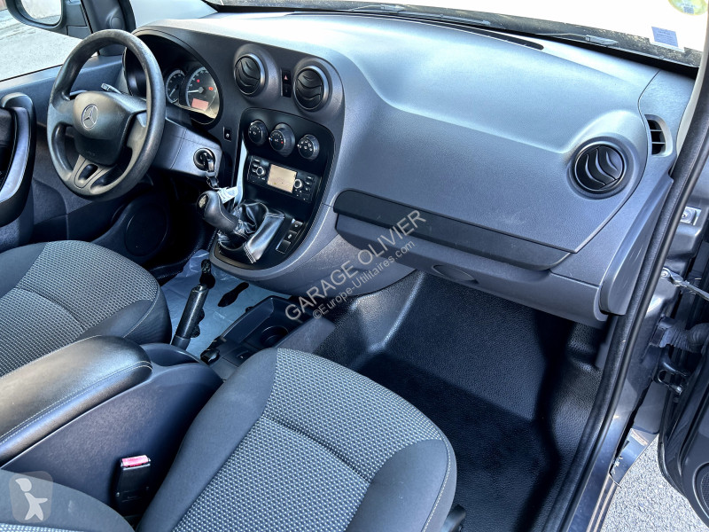 Véhicule utilitaire Mercedes Compact 109 1.5...