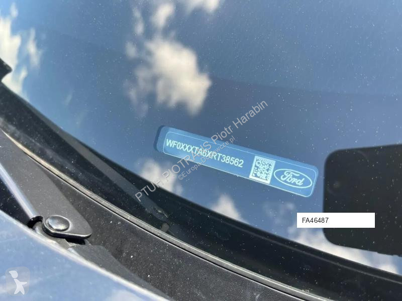 Véhicule utilitaire Ford TOURNEO CUSTOM...