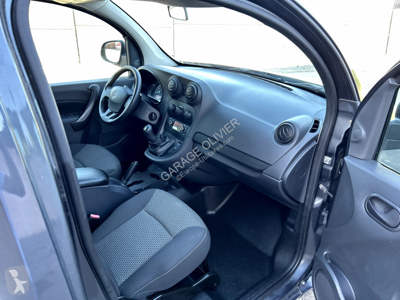 Véhicule utilitaire Mercedes Compact 109 1.5...