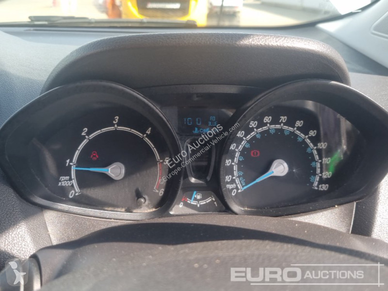 Autoutilitară Ford Courier