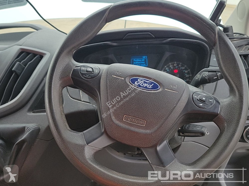 Véhicule utilitaire Ford 350