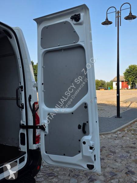 Samochód dostawczy Renault