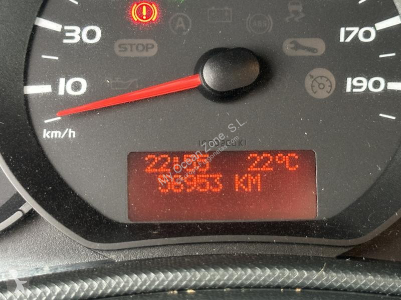 عربة نفعية Renault 2.3 DCI 150