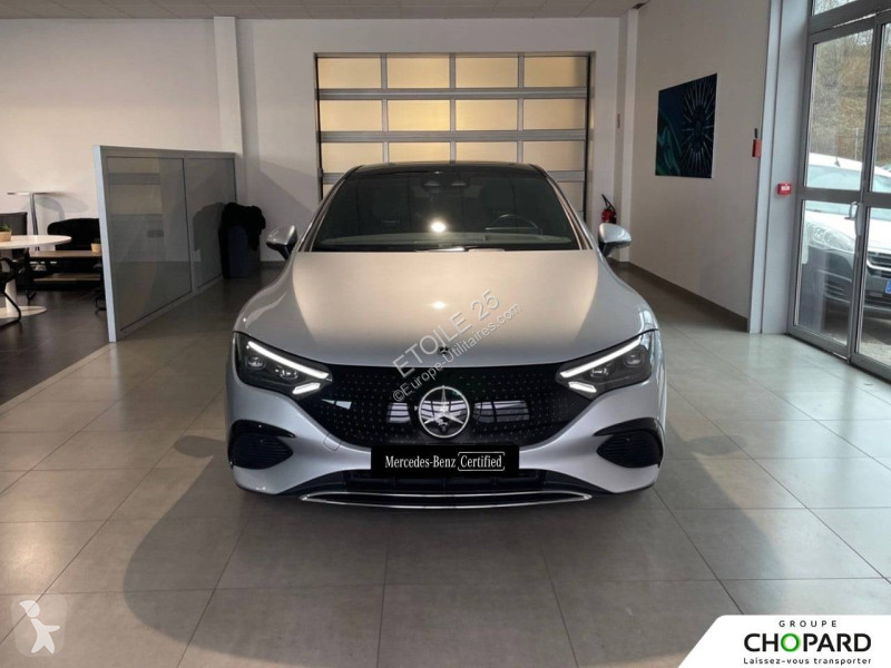 عربة نفعية Mercedes EQE 300
