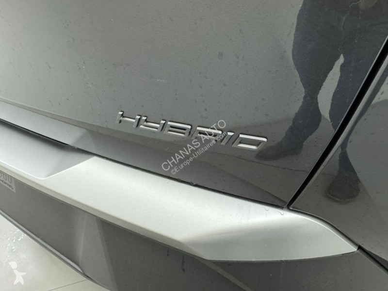 Véhicule utilitaire Peugeot 1.2 Hybrid 145 GT...