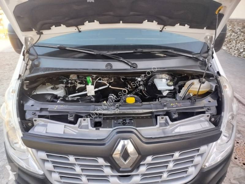 Samochód dostawczy Renault