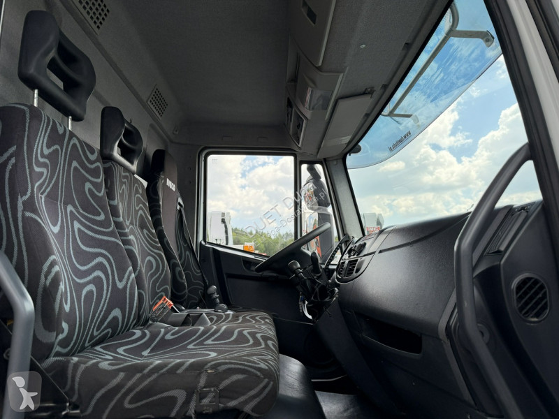 Samochód dostawczy Iveco EUROCARGO ML 120E22...